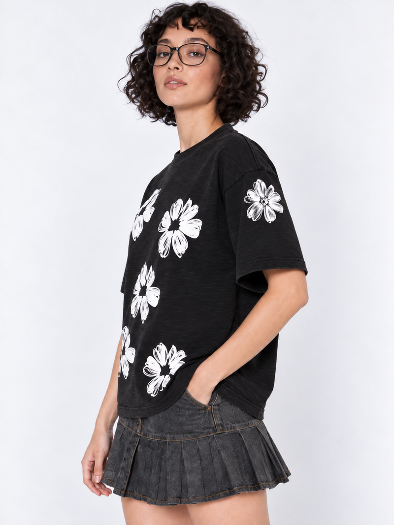 FLOWERS- BOXY FIT TEE